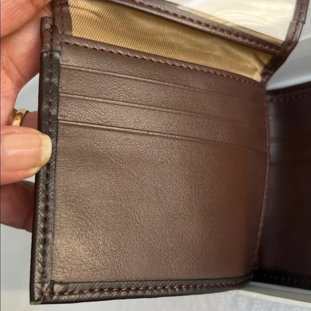 NWT Dockers‎ Men's Handcrafted Brown Bifold Wallet In Box